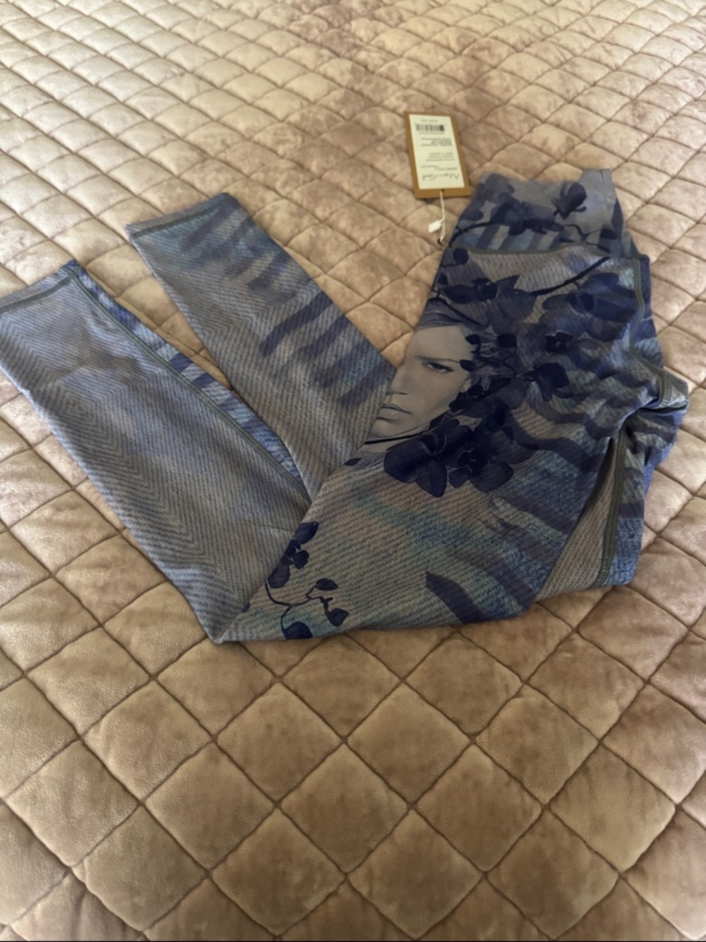 Niyama Sol Blue Floral Active leggings by J Lo